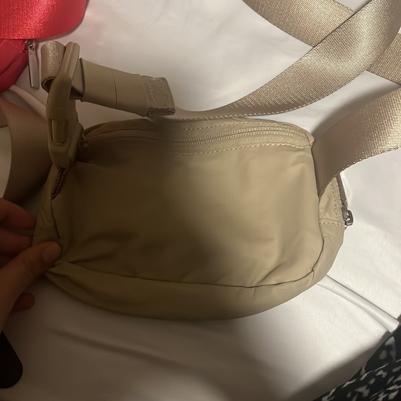 Lululemon belt bag - Picture 3 of 3